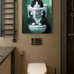 Gazete Okuyan Minnoş Kedi Dekoratif Banyo Tablosu