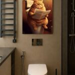 Gazete Okuyan Kedi Dekoratif Banyo Tablosu